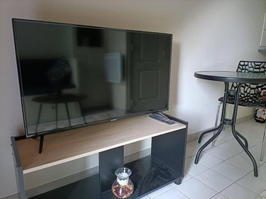 Agreable Et Paisible Studio Franqueville-Saint-Pierre Zewnętrze zdjęcie